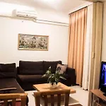 Nelly's House Apartment